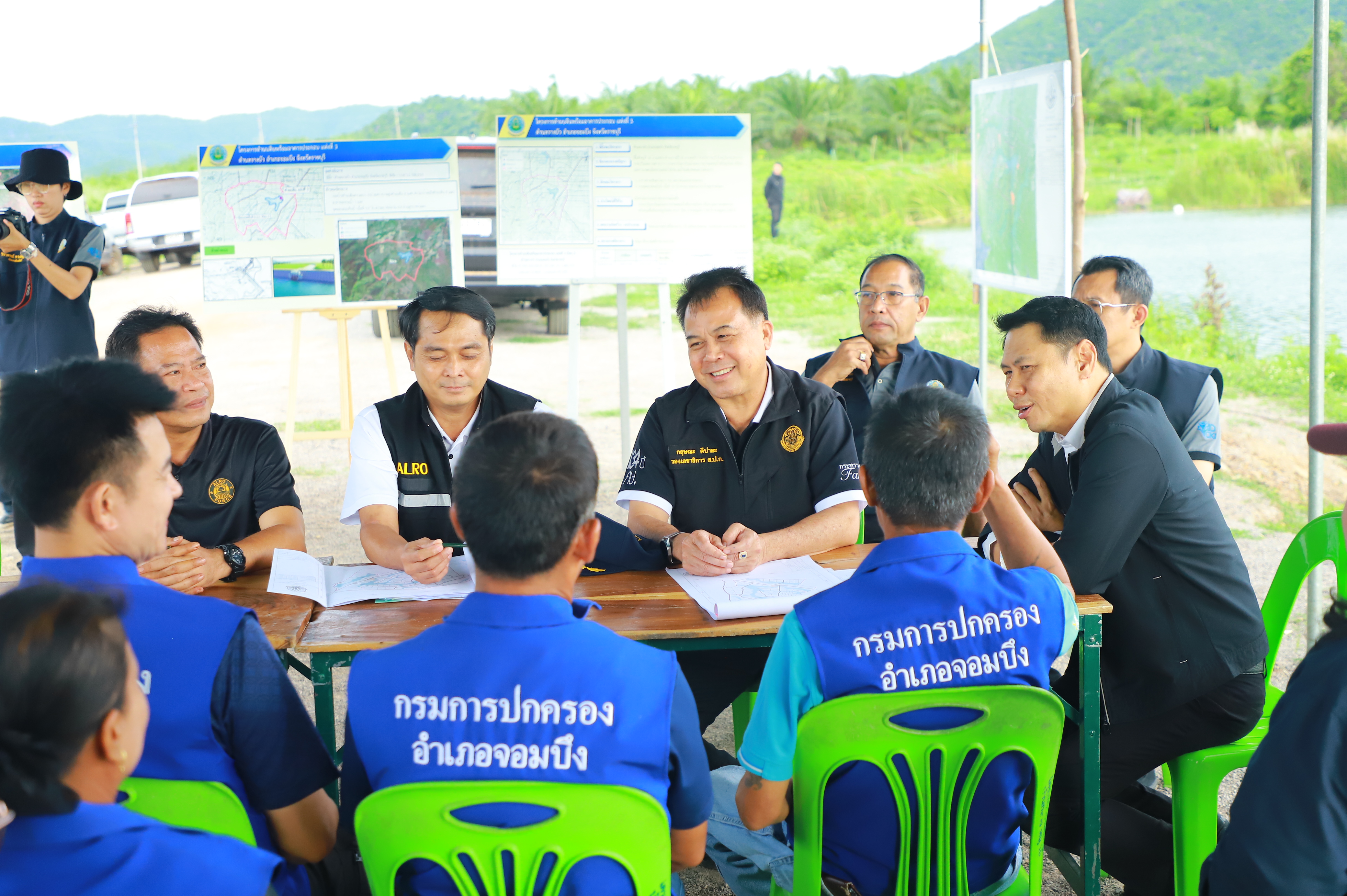 title - ส.ป.ก. ร่วมประชุมคณะทำงานที่ 3 เดินหน้าปั้น “รางบัวโมเดล” สู่ต้นแบบเมืองเกษตรนวัตกรรมครบวงจร พร้อมลุยพื้นที่รับฟังปัญหาเกษตรกรราชบุรี